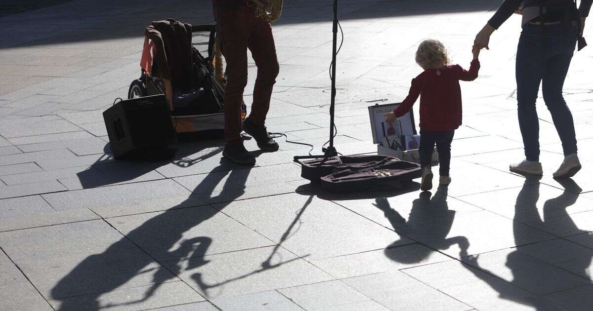 Busker starts singing Ed Sheeran in street and is heartbroken by stranger's reaction