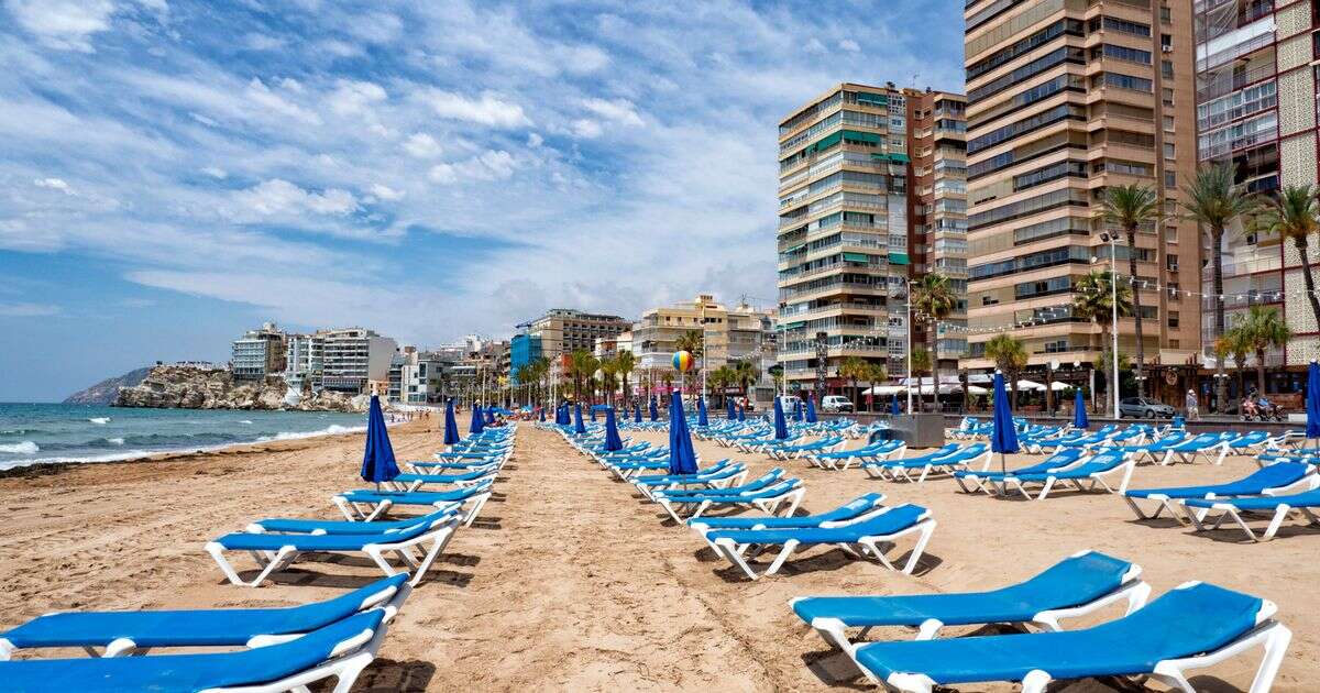 Brit tourists could face £600 fine in Benidorm for breaking beach rule with 'illegal' drinks