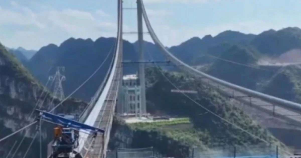 Incredible bridge will cut drivers' journeys from 70 minutes to just one once completedChina