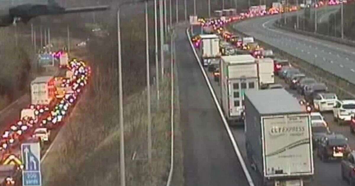 M62 crash: Police and air ambulance rush to motorway as drivers face delays