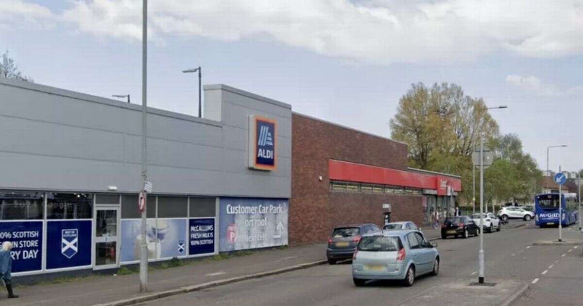 Knife-wielding thug stabs Glasgow Aldi cashier as brave supermarket staff give chase