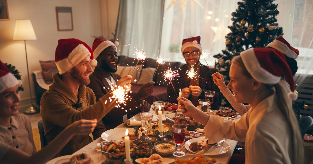 Coronavirus: Have Christmas dinner 'picnics in the park to help stop virus spread'
