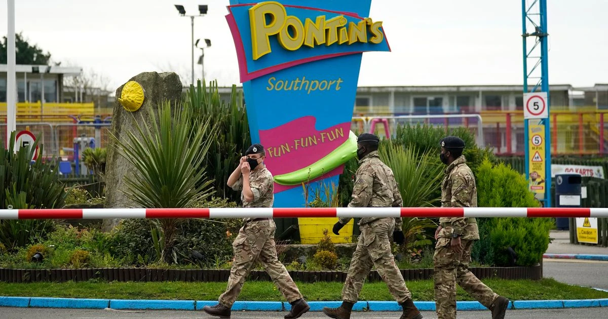 Cheeky soldiers leave tongue-in-cheek Tripadvisor reviews about 'Ritz' Pontins