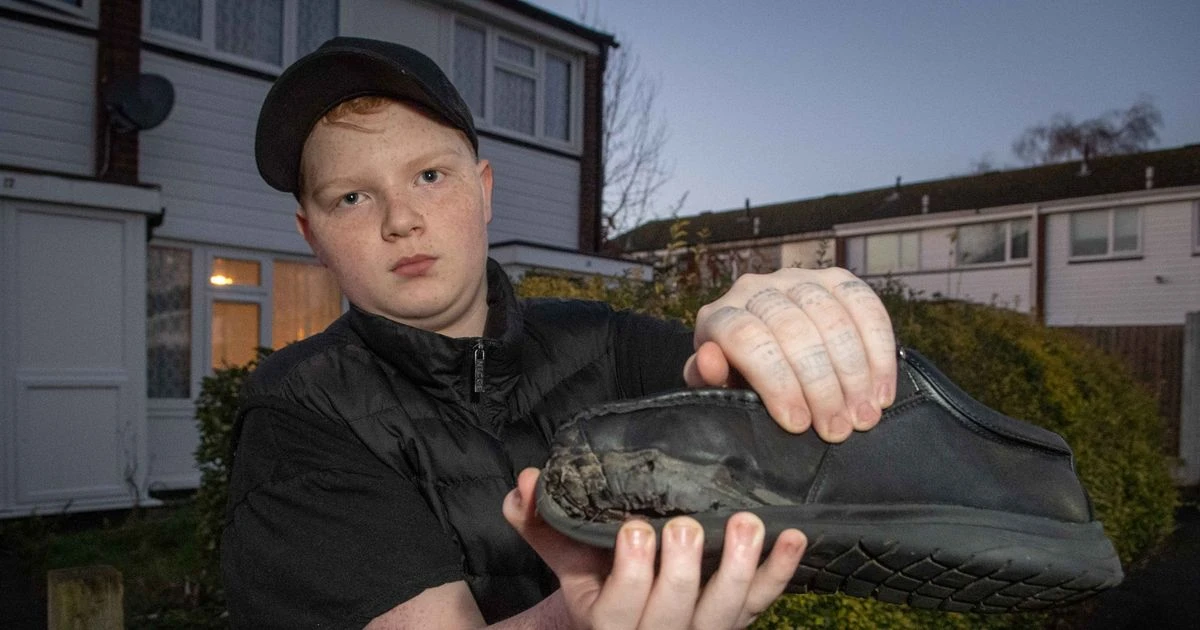 Schoolboy 'pulled out of class' for wearing trainers when shoe split