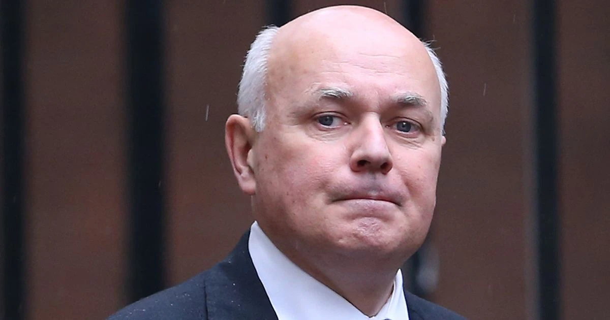 Six former Tory welfare chiefs demand Universal Credit cut is cancelled