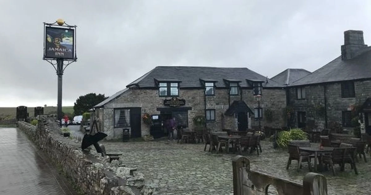 Pub owner shuts down angry customer's TripAdvisor review with scathing reply