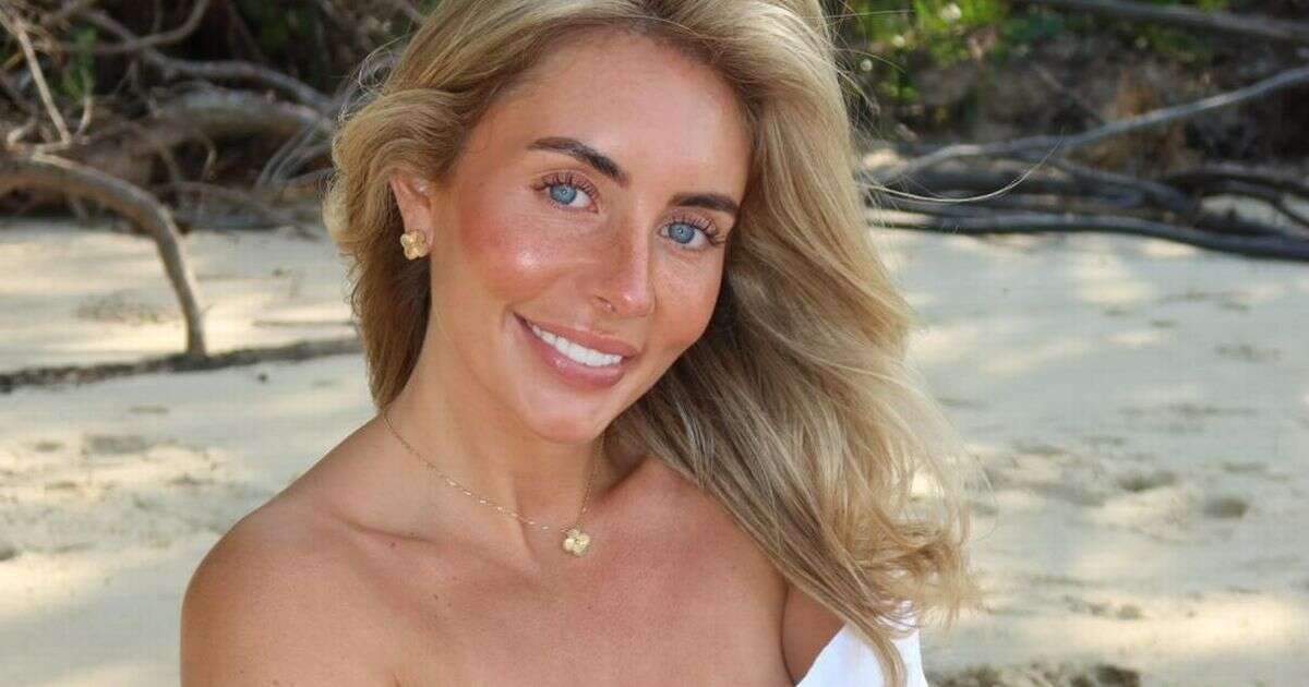 Model who aimed to sleep with as many as students as possible 'robbed and blackmailed'