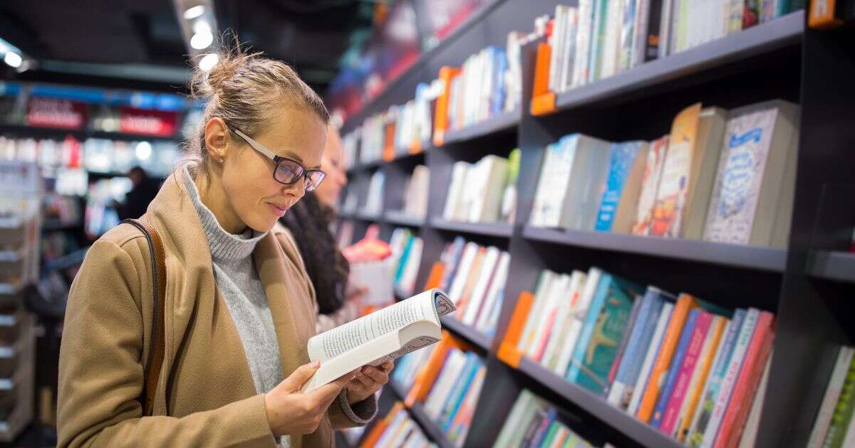 Book lover shares proper way to 'break the spine' without damaging your books