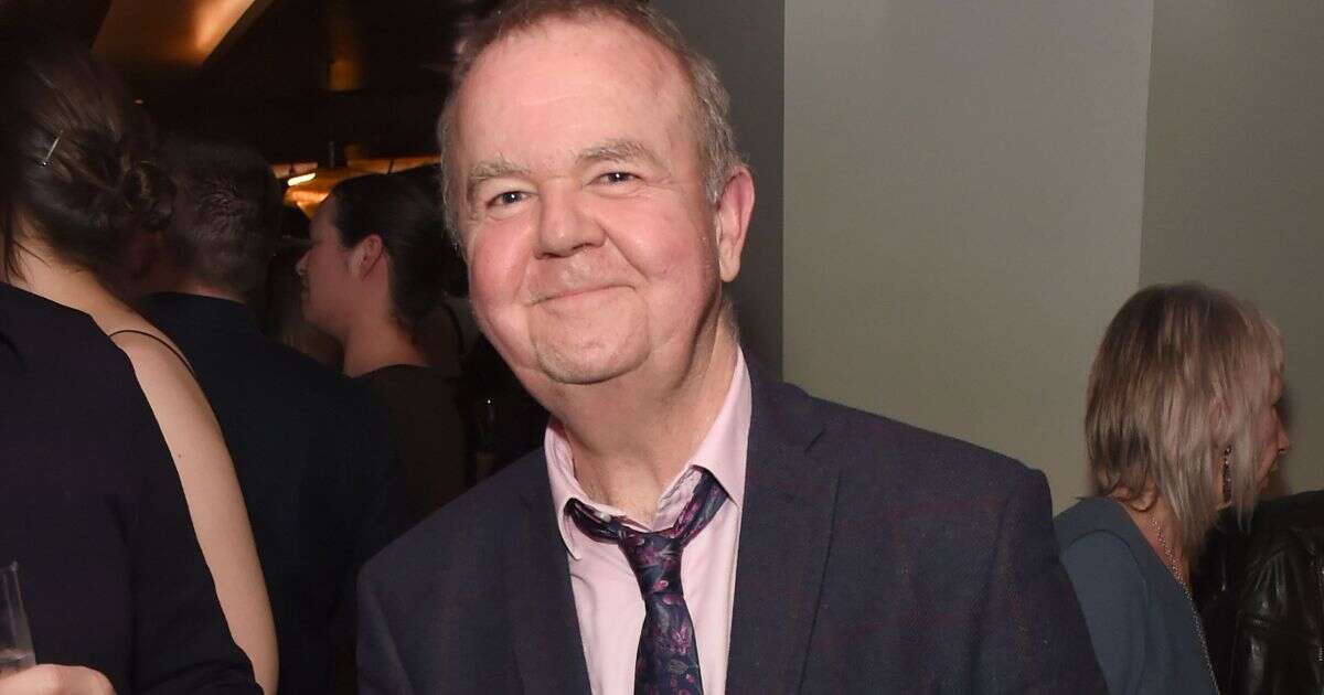 Private Eye editor Ian Hislop in black taxi hit by 'gunshot' as police launch probeIan Hislop