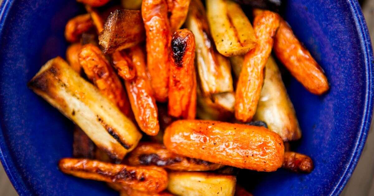 Poppy O'Toole's 'fuss-free' recipe for air fryer parsnips and carrots with a kickRecipes