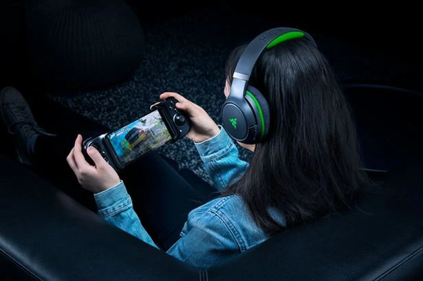Only pro gamers can spot the hidden headphones in this epic set-up in under five seconds
