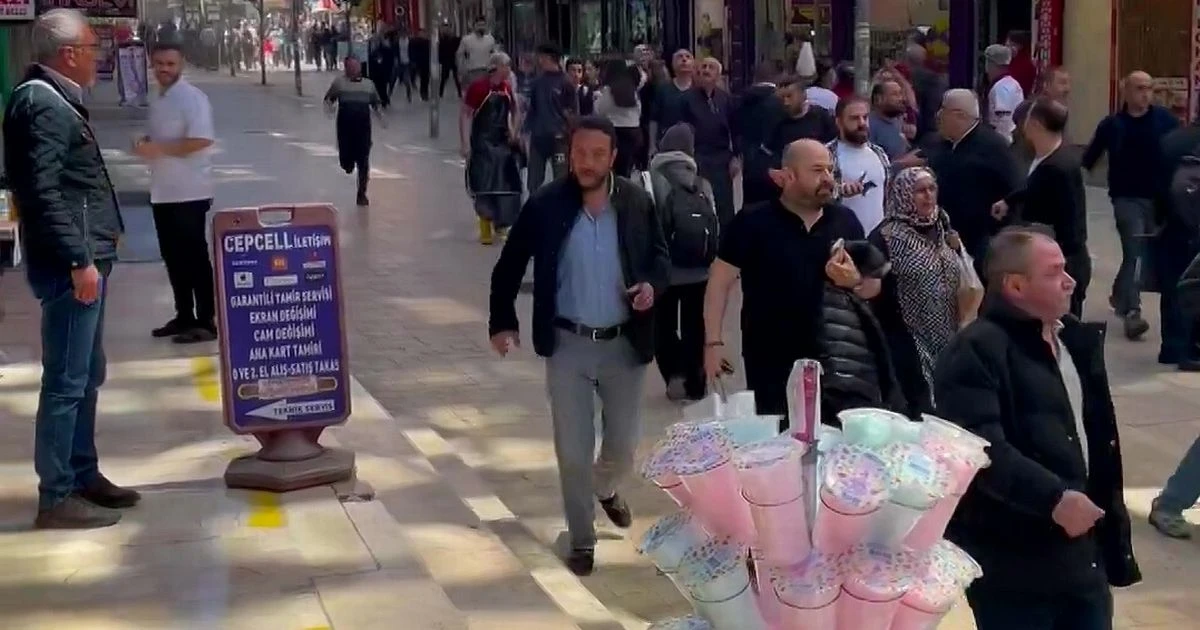 LiveIstanbul earthquake LIVE: People seen fleeing in terror as 6.2 scale tremors strike Turkey
