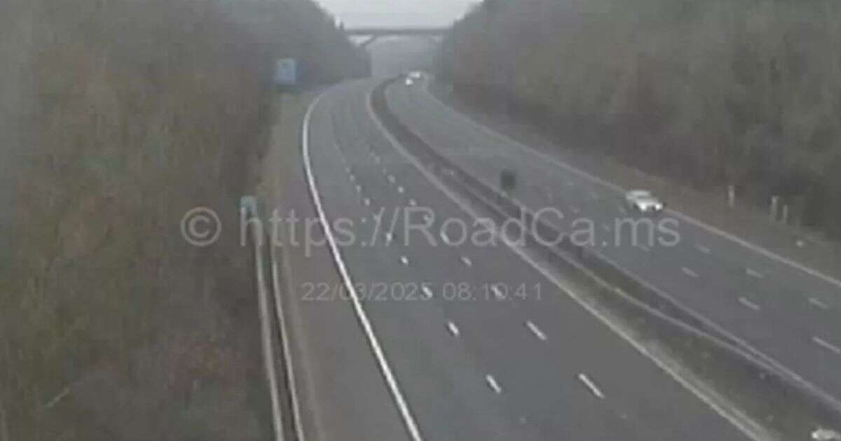 M25 closed in Kent after horror crash as drivers told 'expect delays'