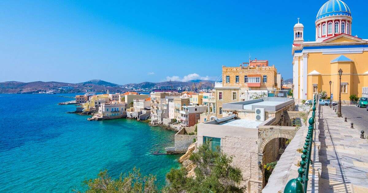 ‘Ghost town’ Greek island as tourists abandon beaches and resort ‘dead’