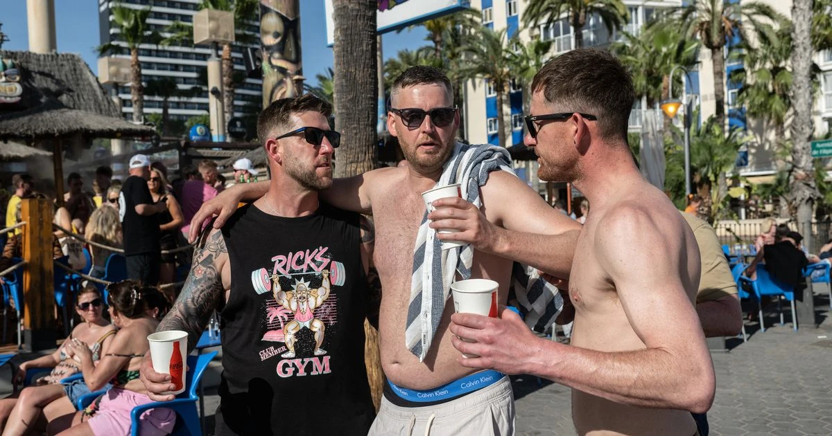 Booze crackdown hits two favourite Brit holiday hotspots with total prohibition from 9:30pm