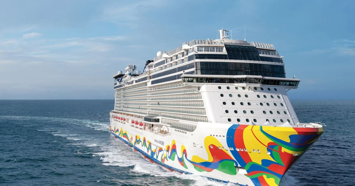 Cruise ship worker 'attacked passengers and fellow crew with scissors' before being detainedCrime