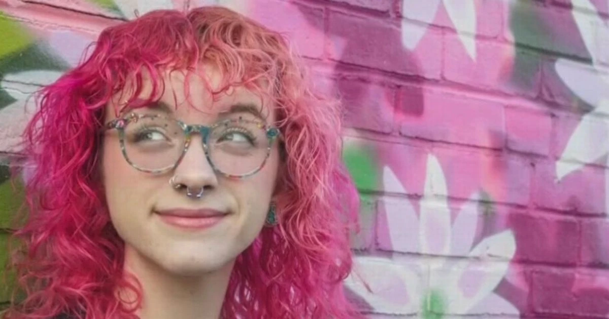 Crowd diving rockstar leaves fan paralyzed after he flung his body onto her