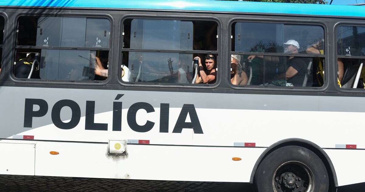 Rio de Janiero gunfight horror as bus passenger killed by stray bullet and left dripping blood