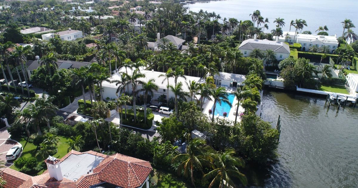Jeffrey Epstein's $22million Palm Beach home to be 'demolished by developer'