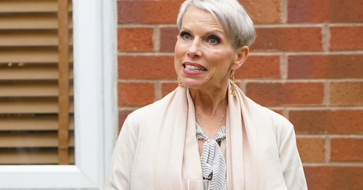 Corrie's Debbie Webster secretly working for Ray Crosby as she targets Sally?