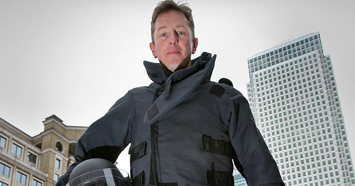 Top Brit bomb disposal expert backs Mirror's Remembrance Day doorstep campaign