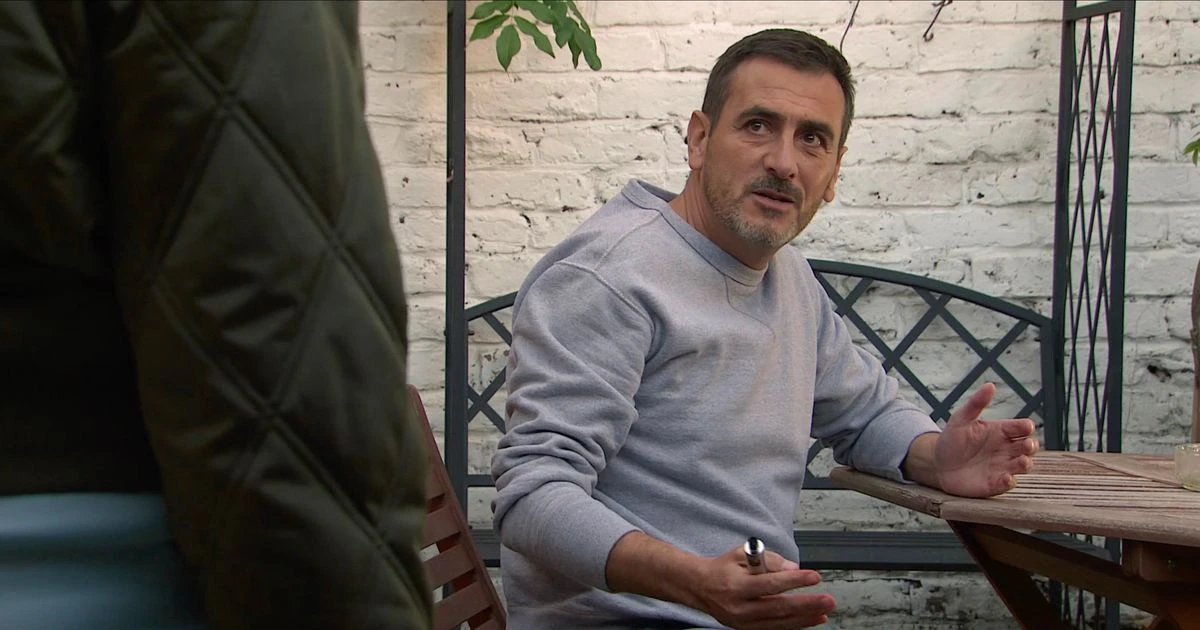 Corrie spoilers: Peter hospitalised after alcohol relapse and mugging attack