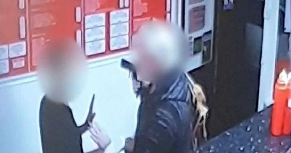 Man pulls out 'gun' in kebab shop 'after being told to wear coronavirus mask'