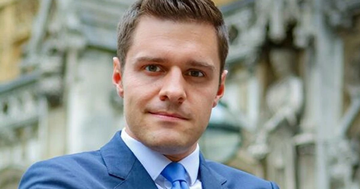 Ross Thomson: Ex-Tory MP considering legal action after being cleared of 'grope' claims