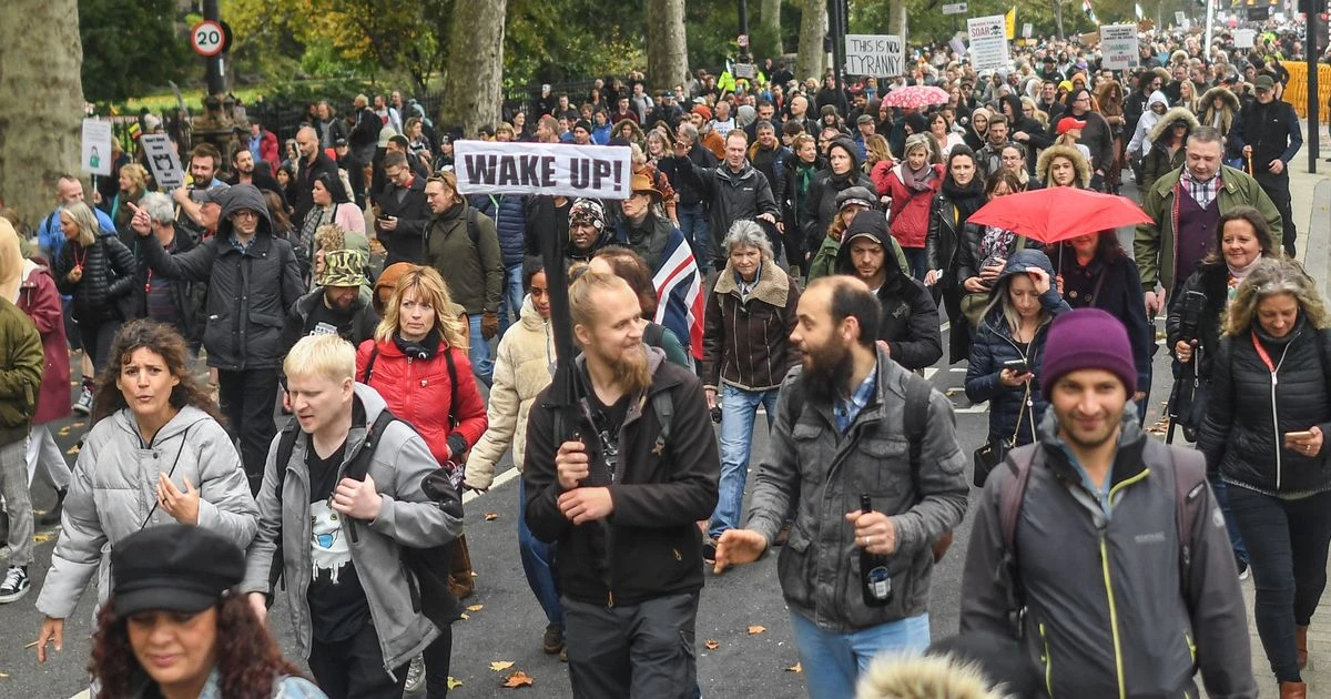 Anti-mask mob chant 'freedom' and demand end to lockdown in London protest