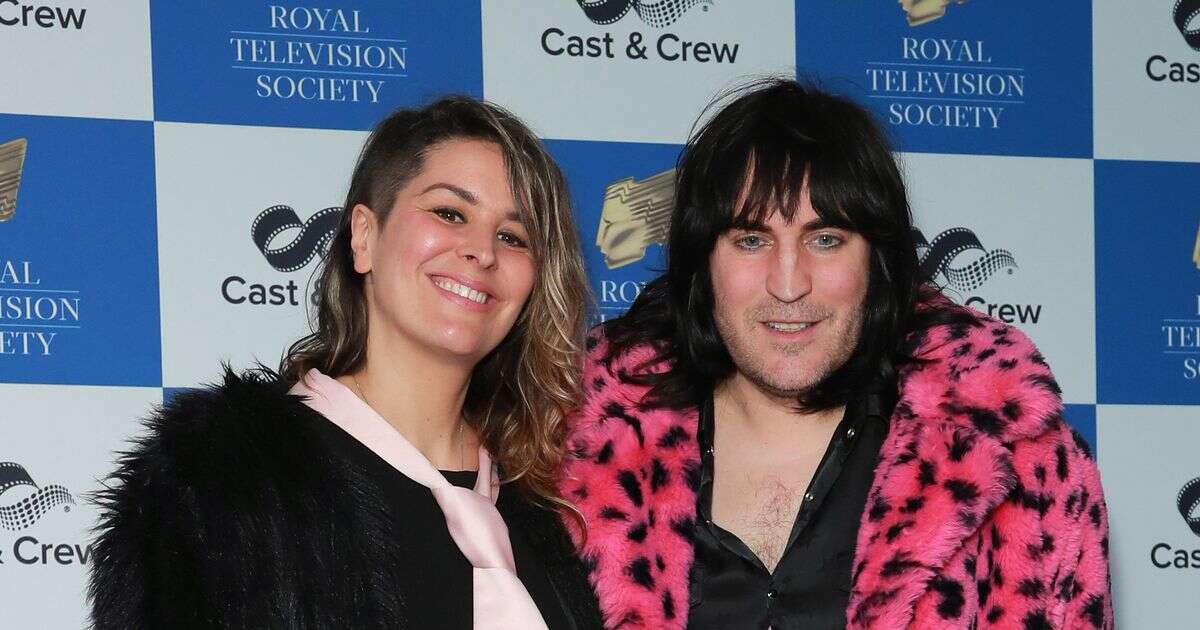 Bake Off host Noel Fielding says rockstar 'wanted to kill him' in 'age-gap' romance mysteryThe Great British Bake Off