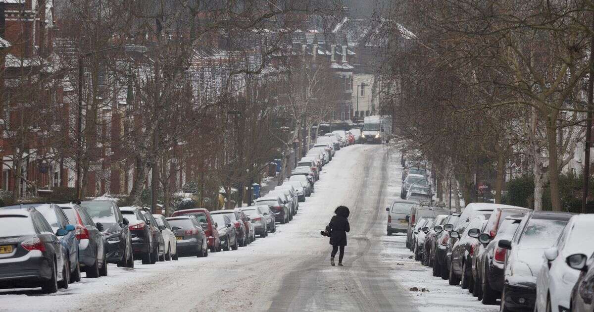 Britain forecast deep freeze in just days as mercury hits 0C and weather maps turn ice blue