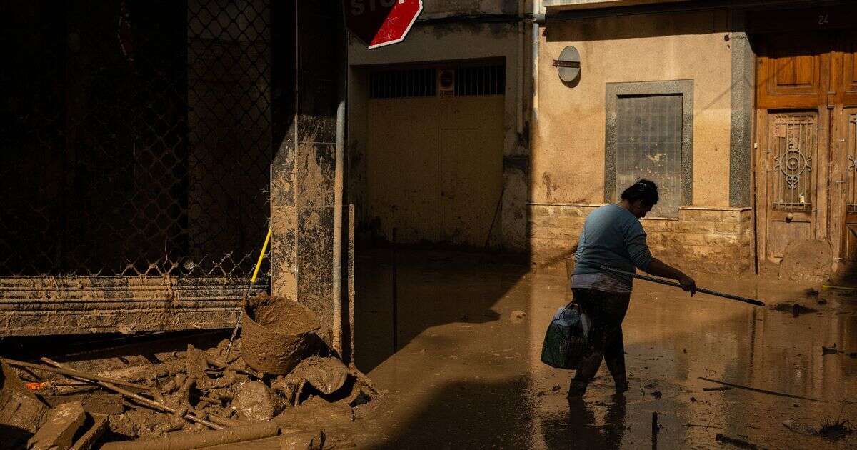 Spain flood: Full list of UK holiday hotspots on alert as country braces for more storms