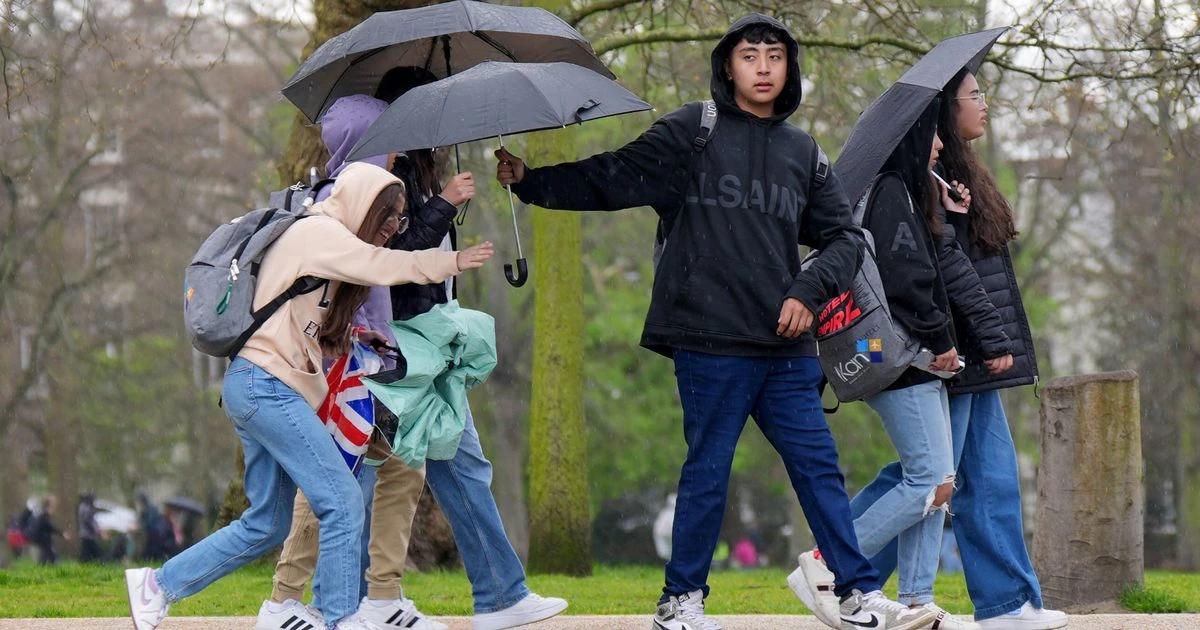 UK weather: Temperatures to plunge 'colder than Sweden and Norway' when May heatwave endsWeather