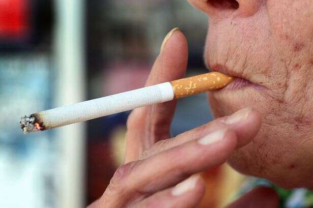 7 in 10 smokers break rules by puffing in public