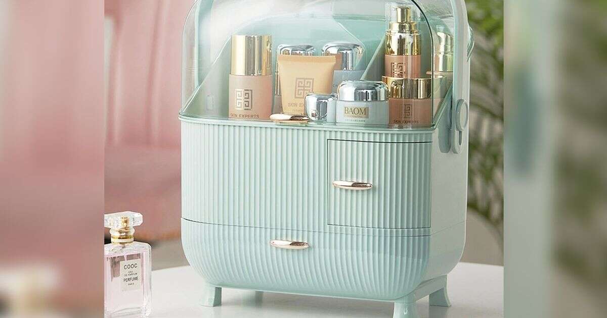 Debenhams £53 makeup box now £19 and looks 'lovely on any dressing table'