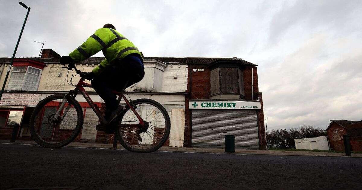 Chemists across UK threaten to cut opening hours in 'collective action' over funding