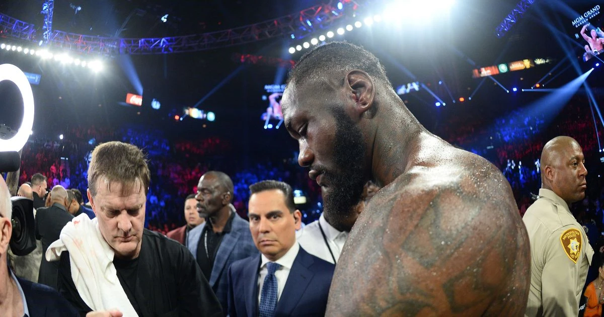 Wilder responds to Mayweather's training offer