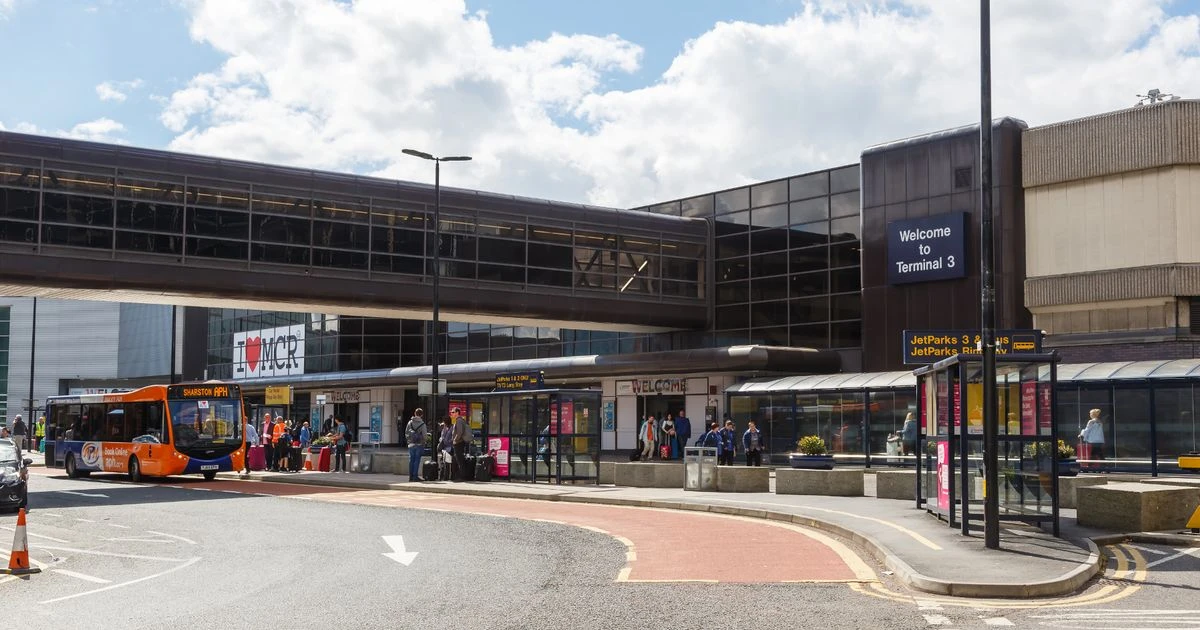 Manchester Airport 'power cut' in terminal sparks passport control chaos