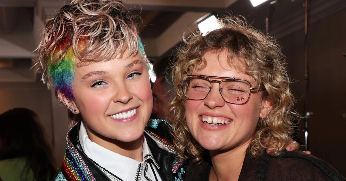 Who is Celebrity Big Brother star Jojo Siwa's girlfriend and their thoughts on Chris Hughes?
