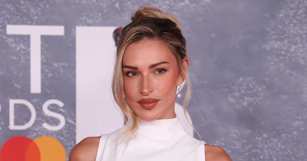 Zara McDermott and Louis Tomlinson finally confirm romance with telling snap