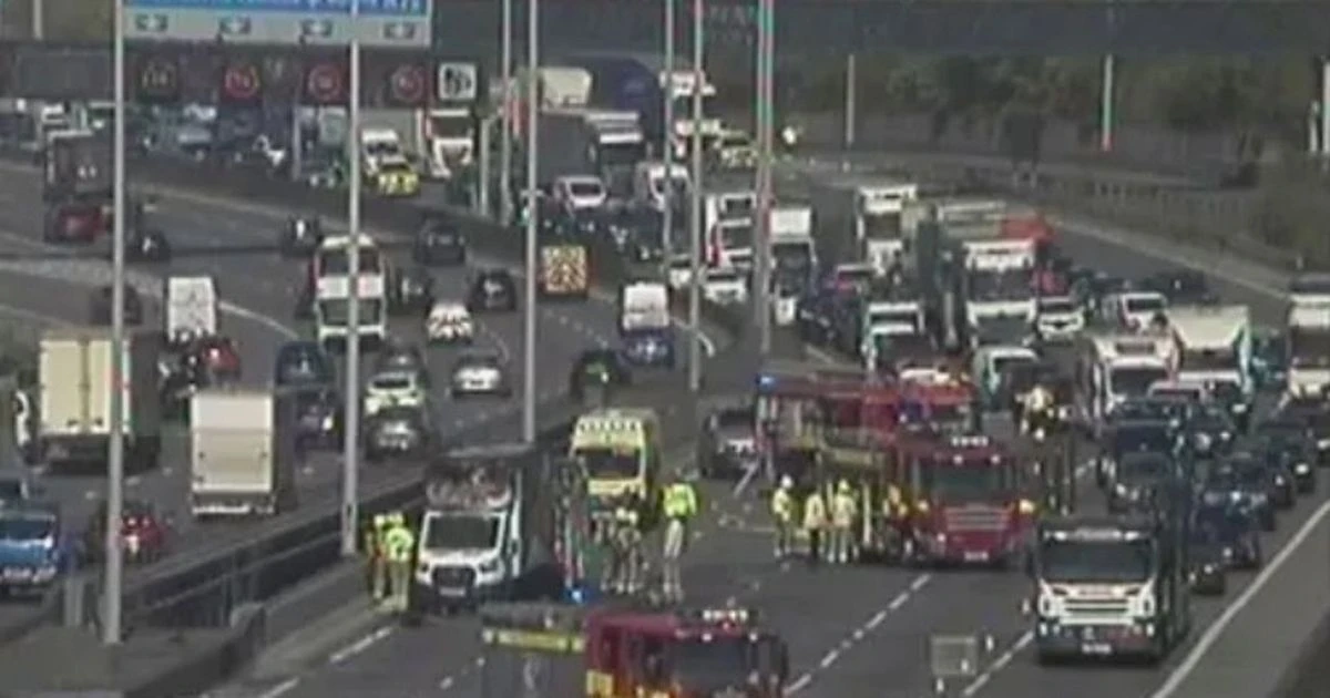 LiveM25 traffic LIVE: Motorway chaos with two vehicles on fire and queues stretching back miles