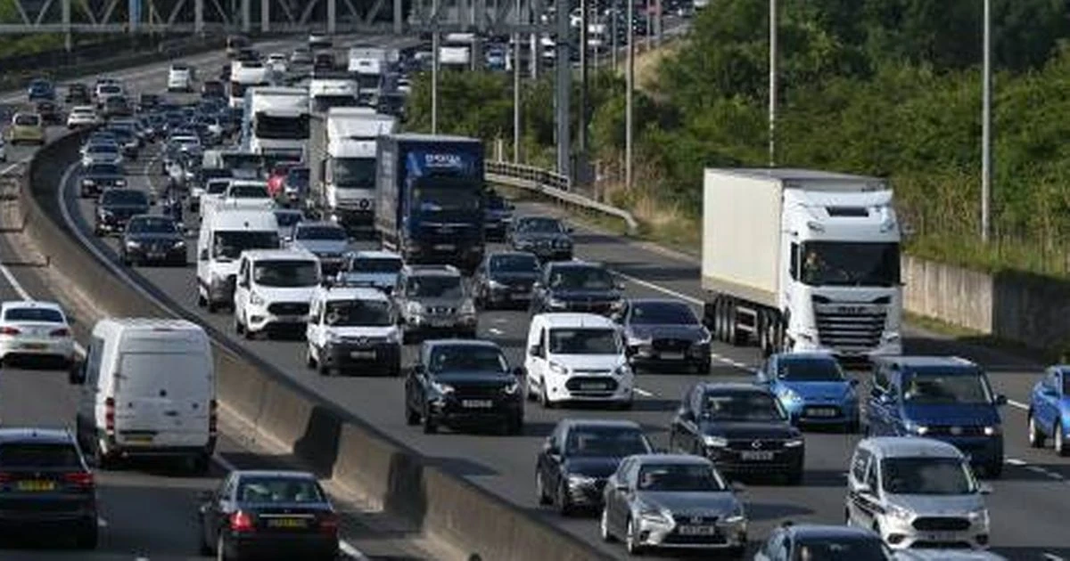 M25 closed sparking traffic chaos in rush hour and 'eight miles of tailbacks'