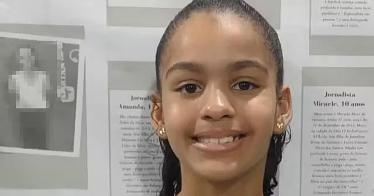 Terrfiying moment missing girl, 12, falls into open manhole during flood