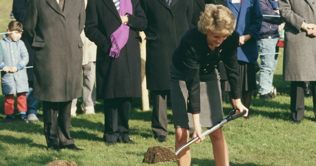 Princess Diana 'buried precious jewels in Palace gardens to ward off evil sprits'