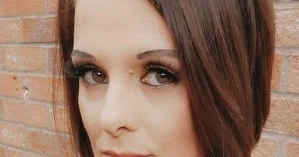 Boozed-up mum attacked girl, 14, with shard of glass during furious rampage