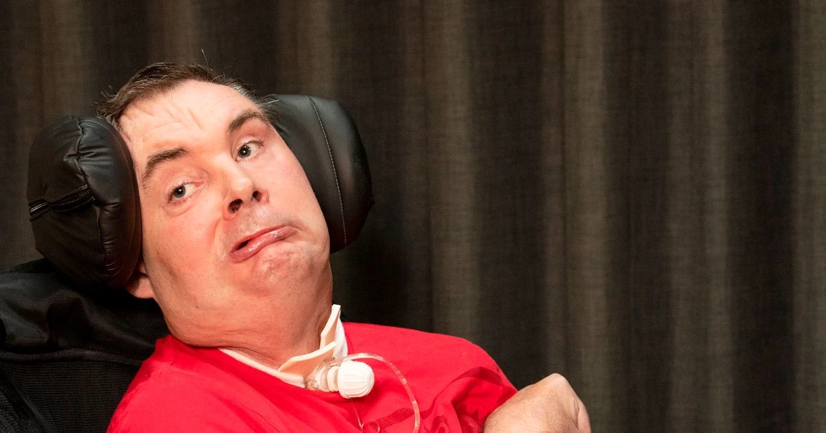 DIY SOS dad-of-three severely brain damaged after football hooligan attack dies
