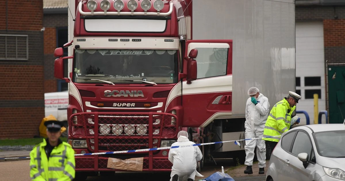 Essex lorry deaths: 39 migrants suffocated after driver 'ordered not to let them out'