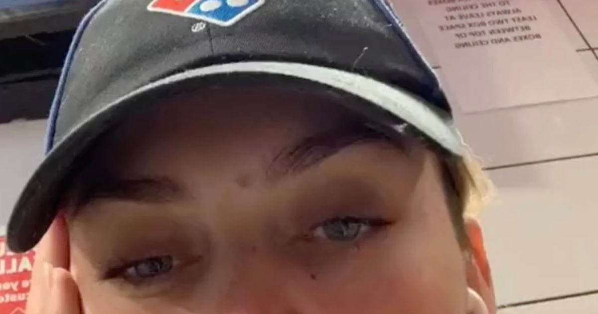Domino’s employee brutally rates customers orders in hilarious video
