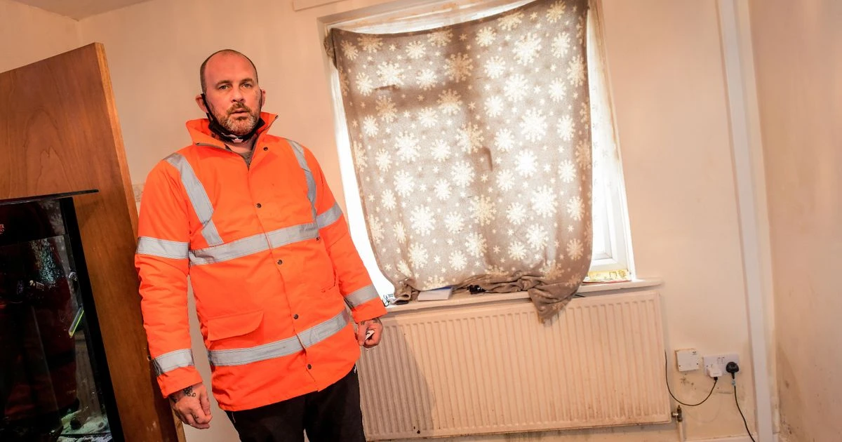 Family of 4 forced to live on mattresses in one room after mould takes over home