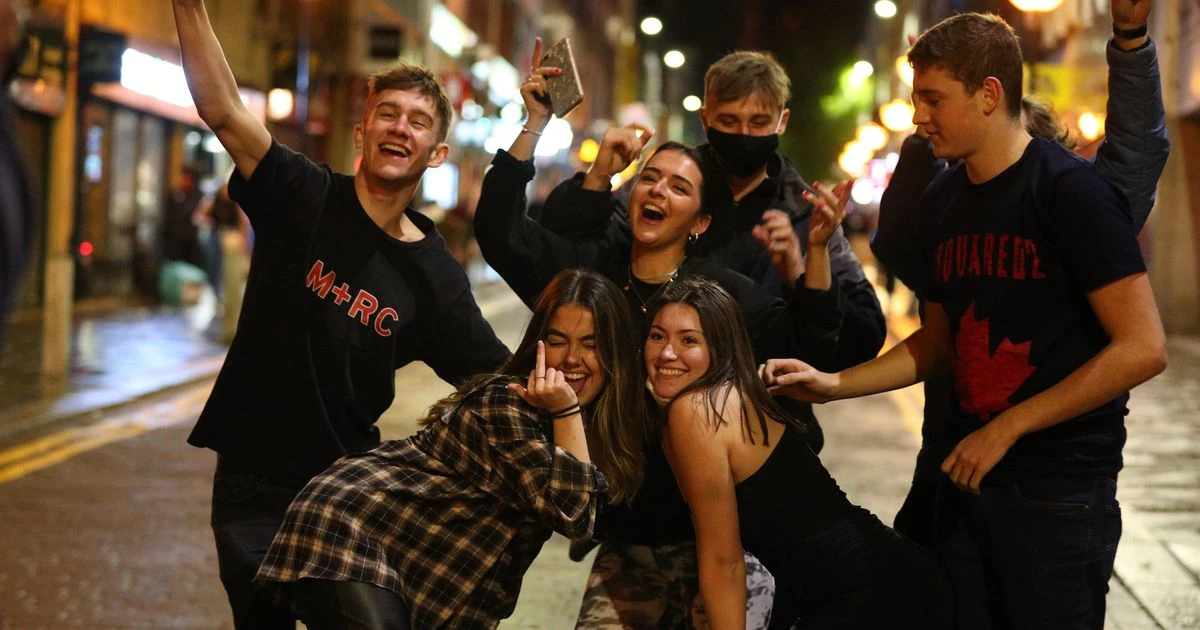 Brits enjoy one more night out ahead of new coronavirus restrictions on Monday